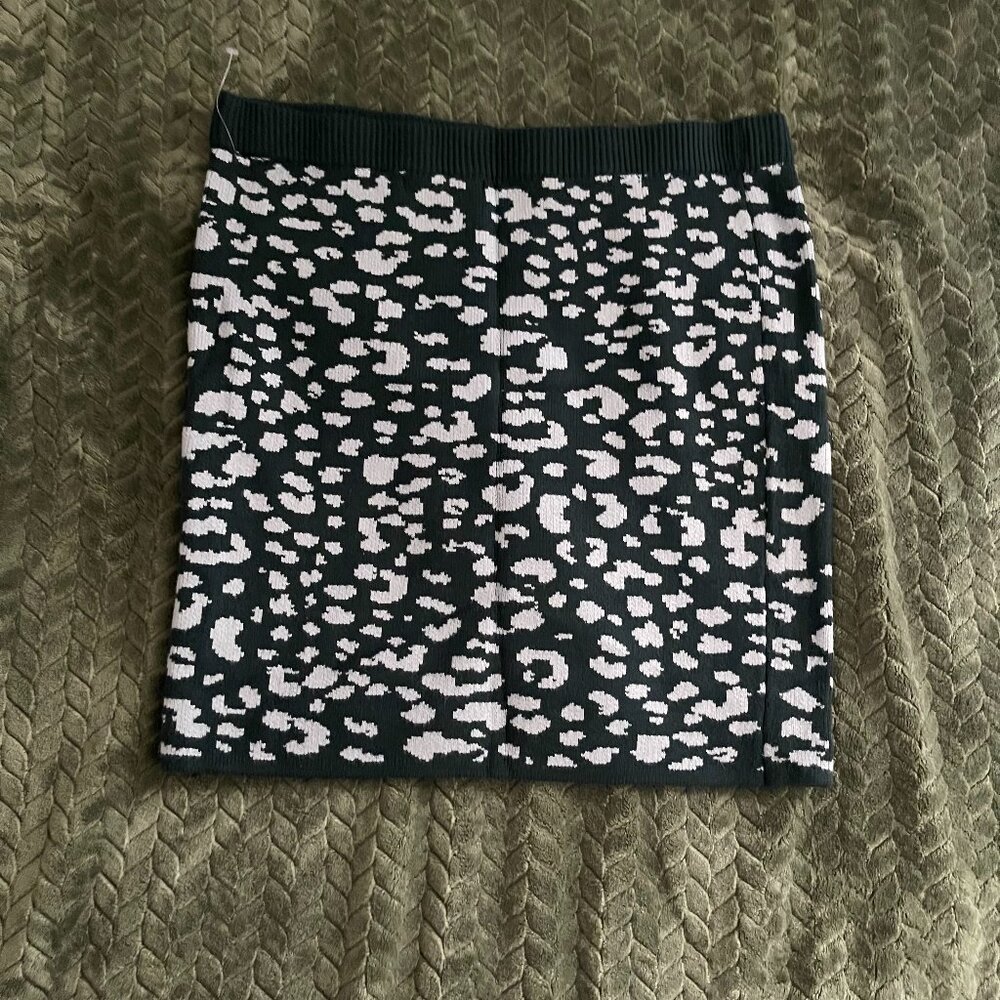 Sweater pencil skirt (new)